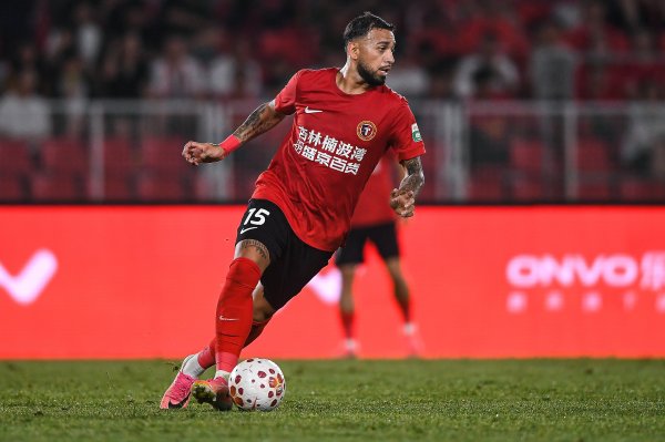 官方：李浩然和费利佩在铁人vs西海岸比赛中受伤，都将缺席2-3周