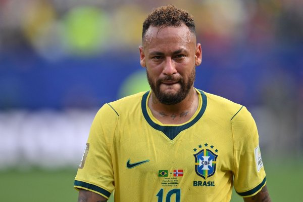 巴媒：巴西足协考虑为内马尔办国家队告别赛，向他致敬