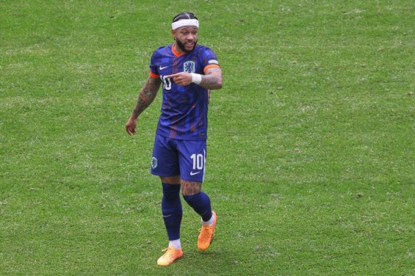 每体：德佩提出多项令人震惊的续约条件，遭到科林蒂安拒绝